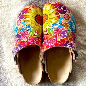 Birkenstock size 37 (7.5) flower power clogs